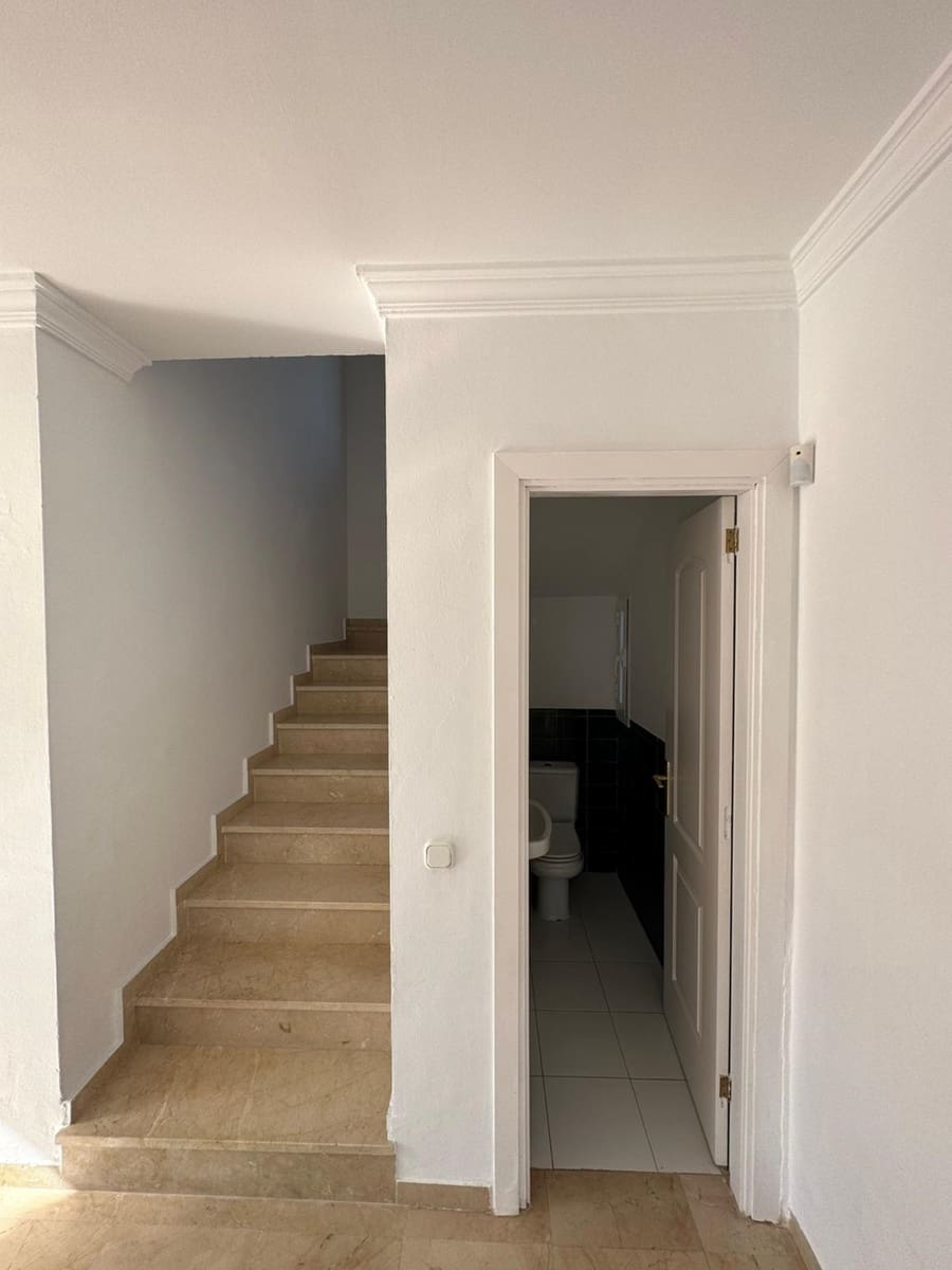 5 chambre Villa/Maison à vendre à Nueva Andalucia avec piscine - 1 575 000 € (Ref: 9556138)