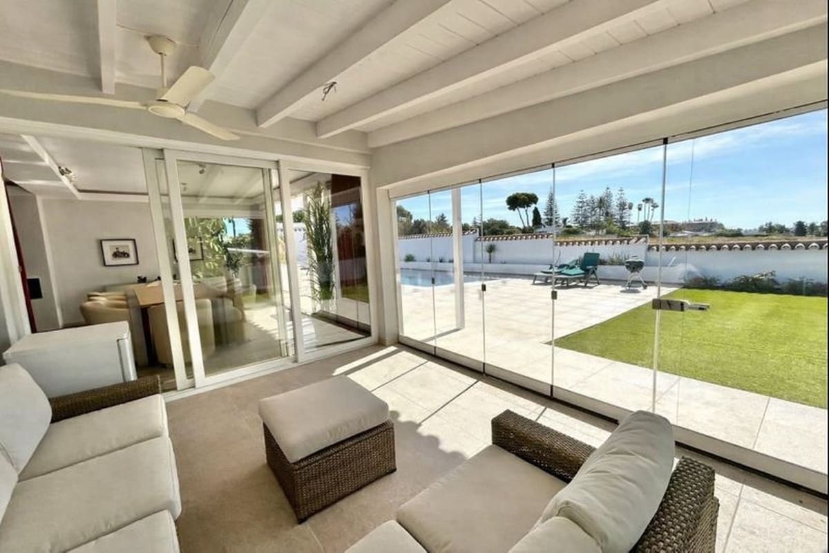 3 slaapkamer Villa te koop in San Pedro de Alcantara met zwembad - € 1.350.000 (Ref: 9556140)