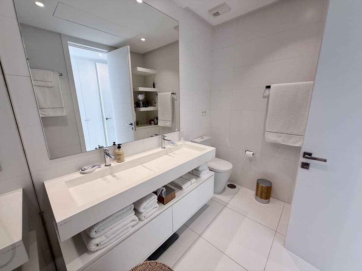 3 bedroom Apartment for sale in Benahavis with pool - € 850,000 (Ref: 9556142)