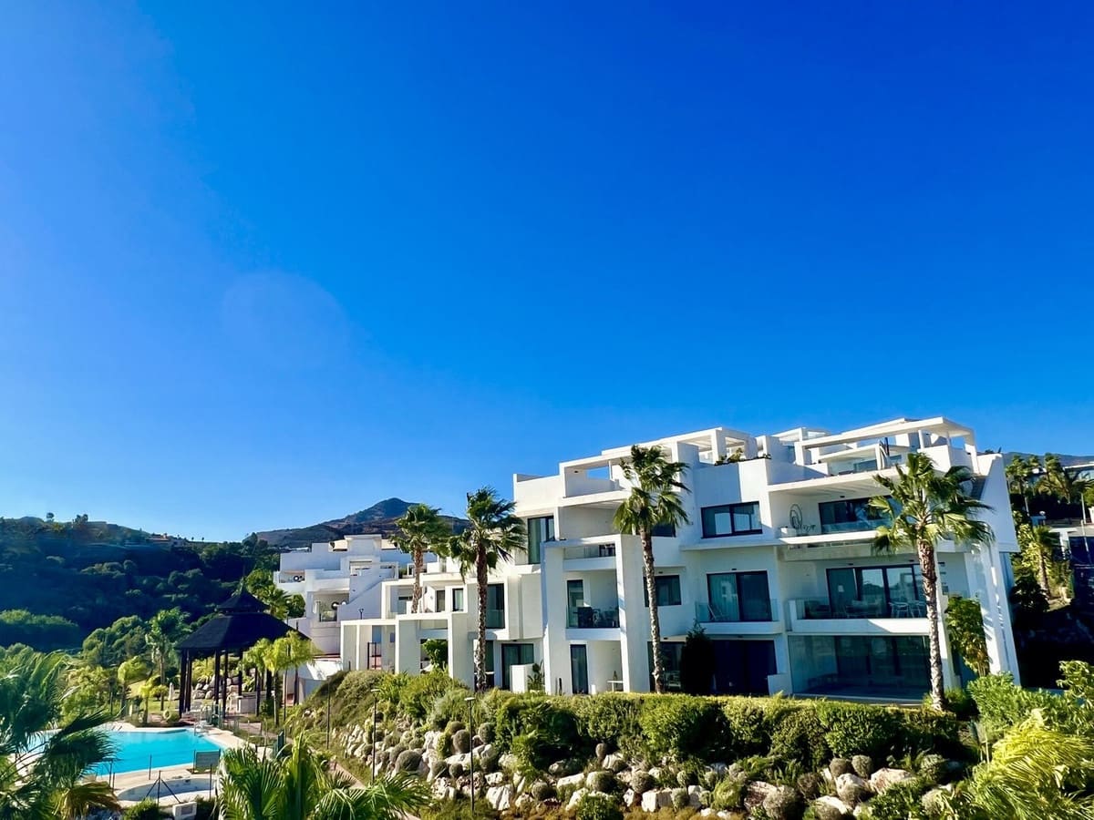 3 bedroom Apartment for sale in Benahavis with pool - € 850,000 (Ref: 9556142)