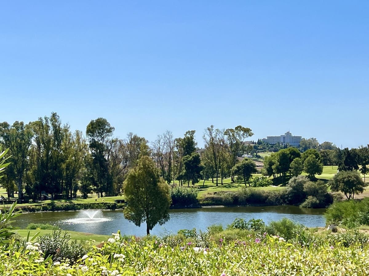 3 bedroom Apartment for sale in Benahavis with pool - € 850,000 (Ref: 9556142)