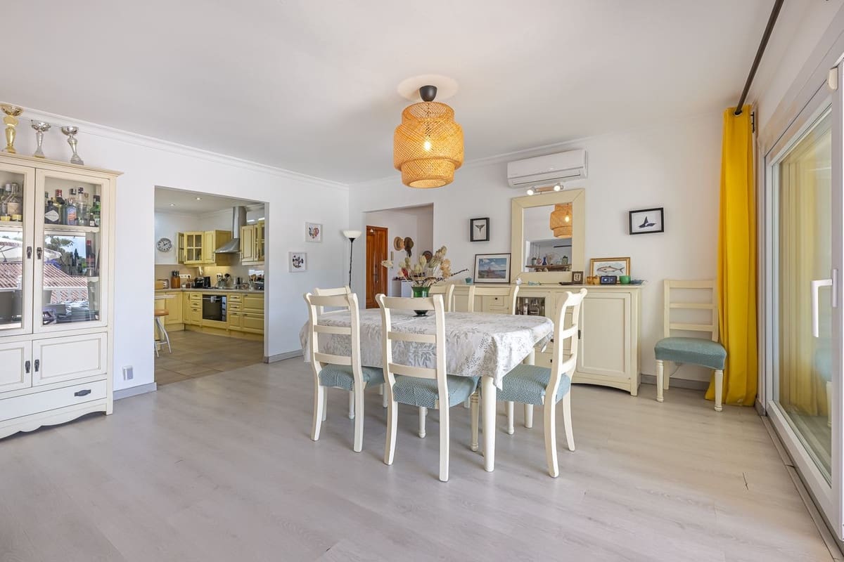 5 bedroom Villa for sale in Sotogrande with pool - € 1,185,000 (Ref: 9558024)