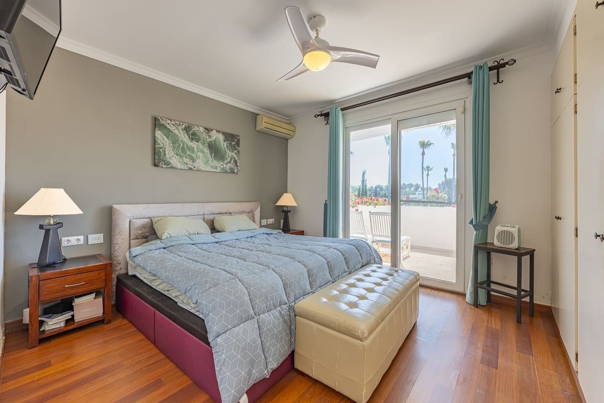 5 bedroom Villa for sale in Sotogrande with pool - € 1,185,000 (Ref: 9558024)