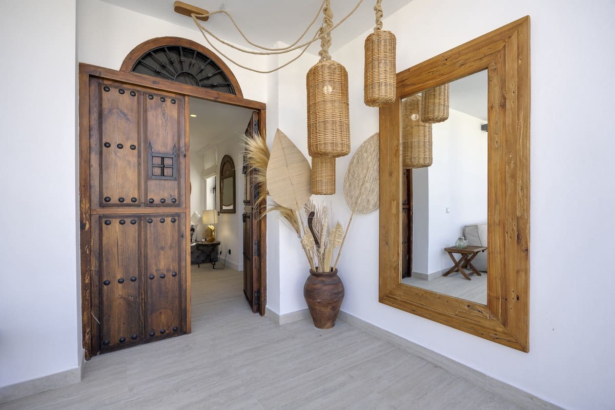 5 soveværelse Villa til salg i Guadalmina med swimmingpool - € 1.795.000 (Ref: 9558025)