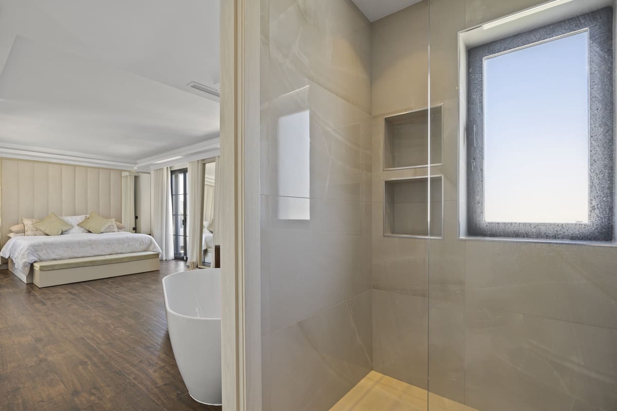 5 soveværelse Villa til salg i Guadalmina med swimmingpool - € 1.795.000 (Ref: 9558025)