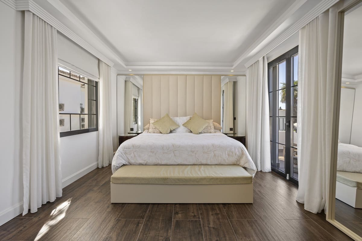 5 soveværelse Villa til salg i Guadalmina med swimmingpool - € 1.795.000 (Ref: 9558025)