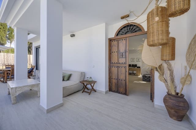 5 makuuhuone Huvila myytävänä paikassa Guadalmina Alta, Marbella mukana uima-altaan - 1 795 000 € (Ref: 9558025)