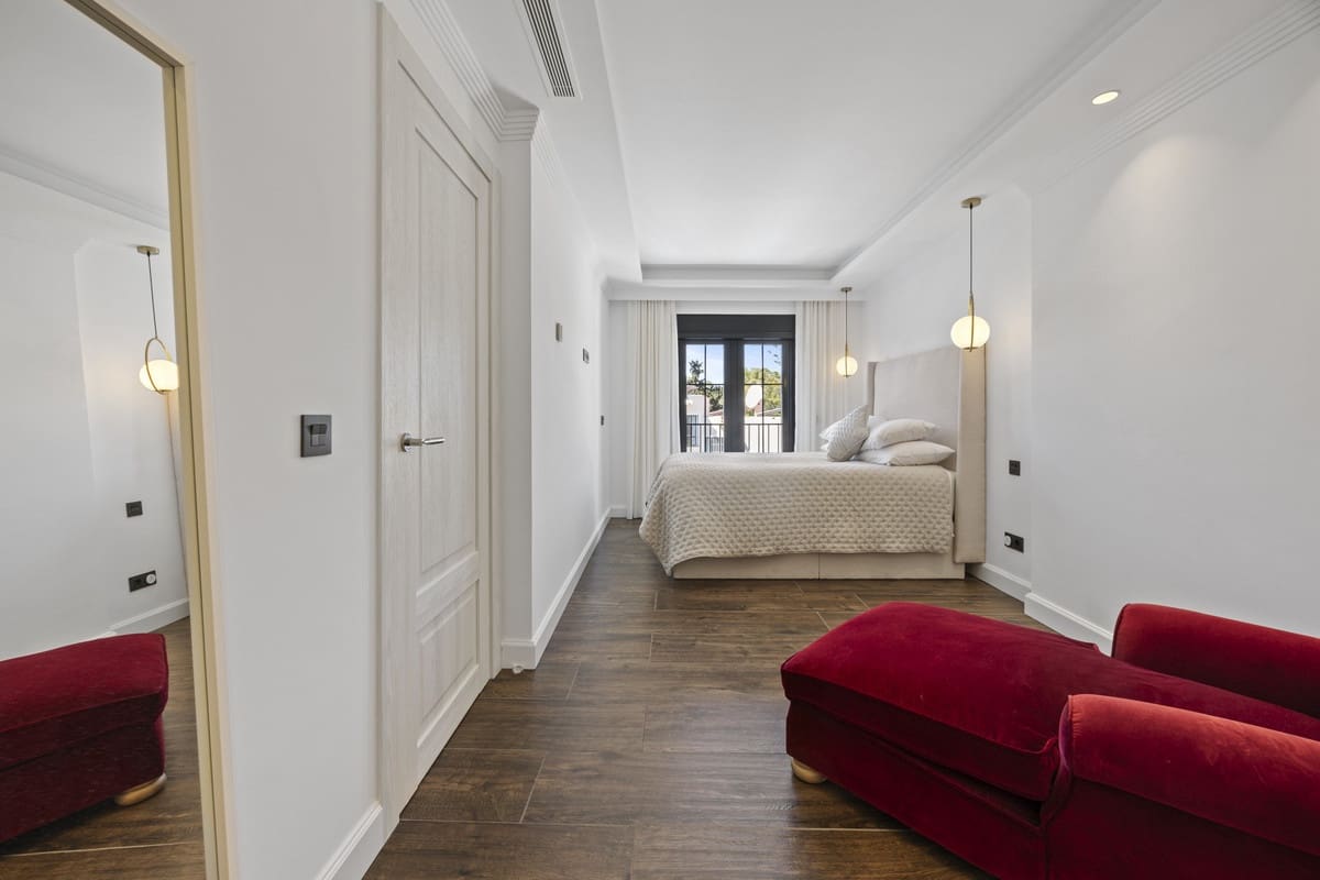 Chalet de 5 habitaciones en Guadalmina en venta con piscina - 1.795.000 € (Ref: 9558025)