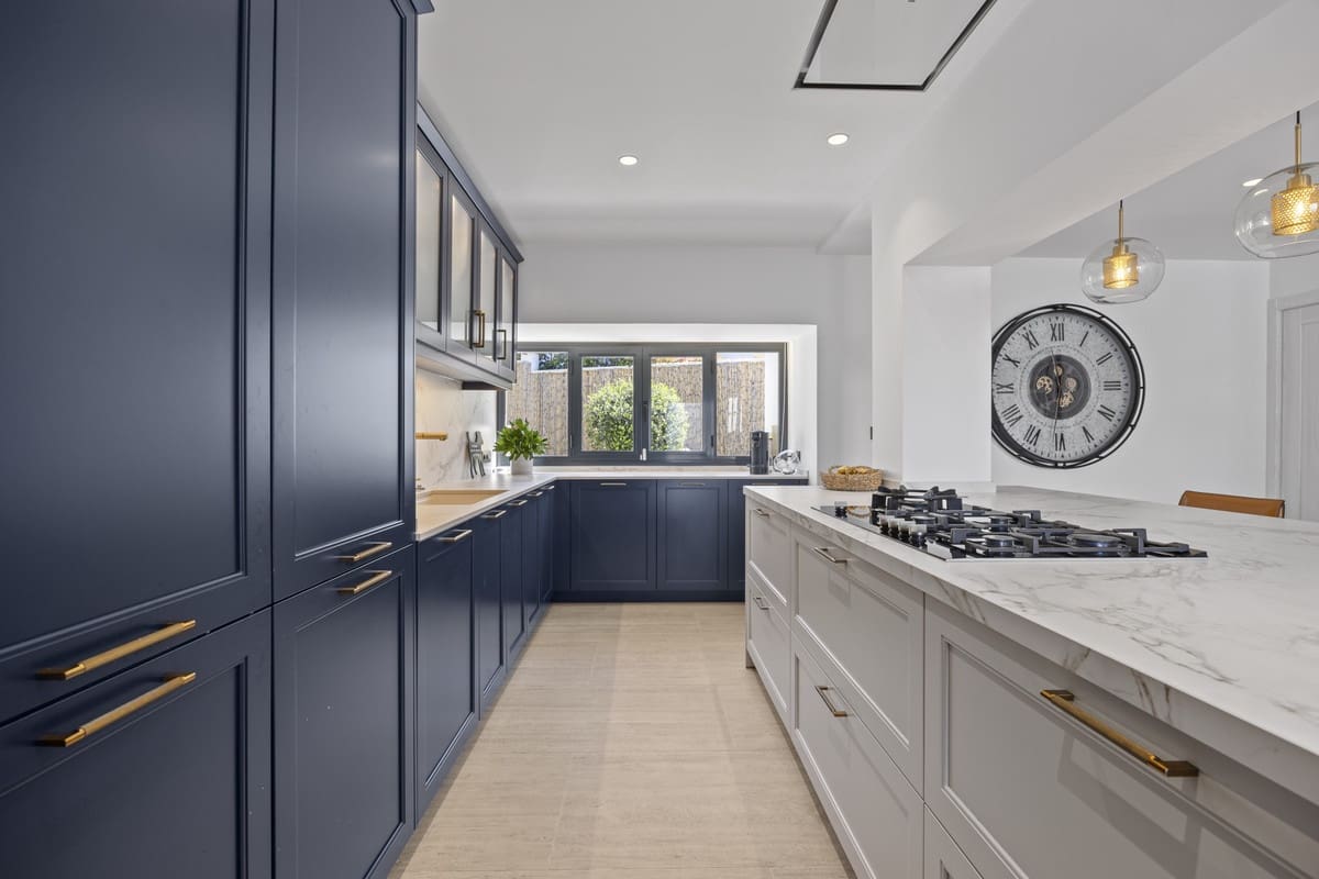 Chalet de 5 habitaciones en Guadalmina en venta con piscina - 1.795.000 € (Ref: 9558025)