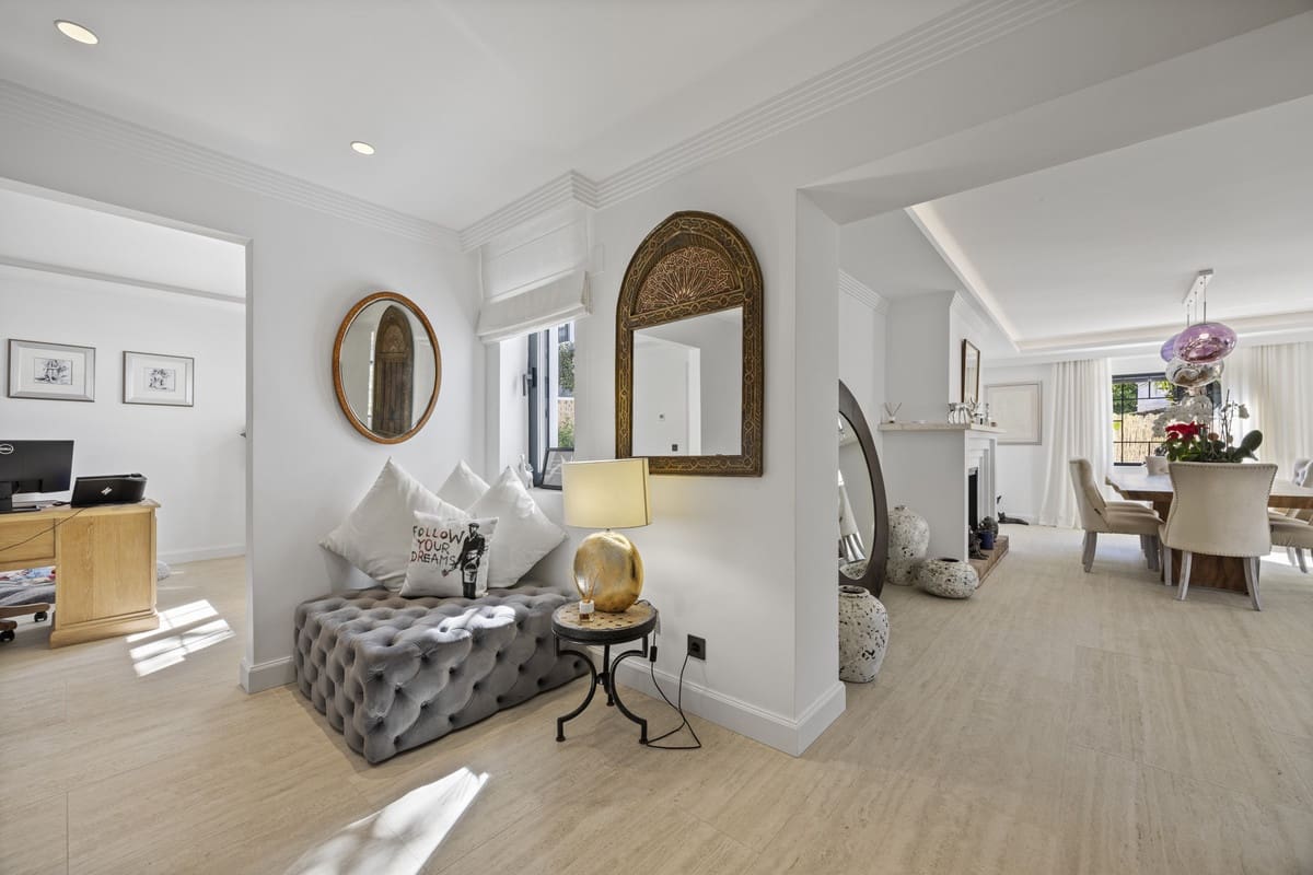 5 chambre Villa/Maison à vendre à Guadalmina avec piscine - 1 795 000 € (Ref: 9558025)