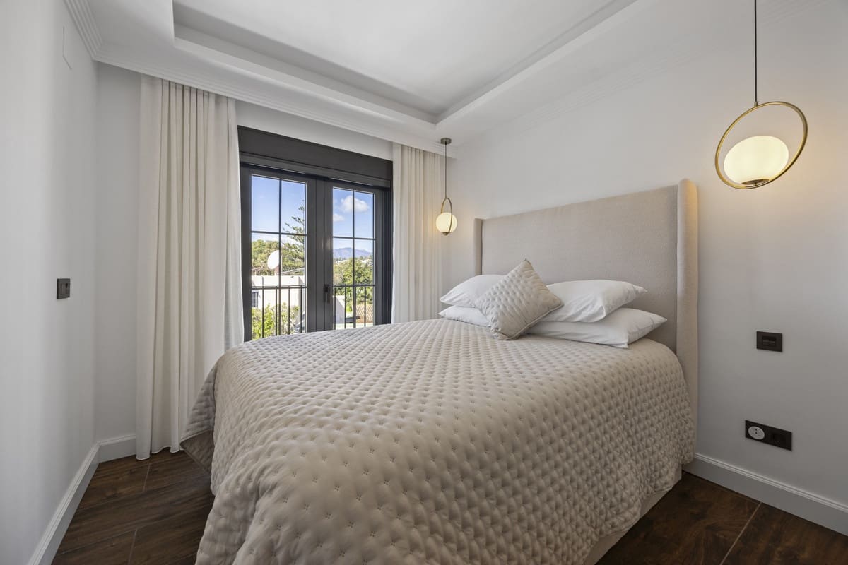 5 chambre Villa/Maison à vendre à Guadalmina avec piscine - 1 795 000 € (Ref: 9558025)