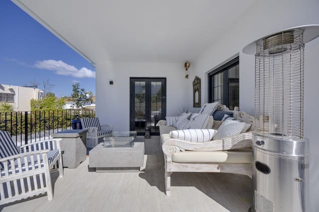 5 sovrum Villa till salu i Guadalmina Alta, Marbella med pool - 1 795 000 € (Ref: 9558025)