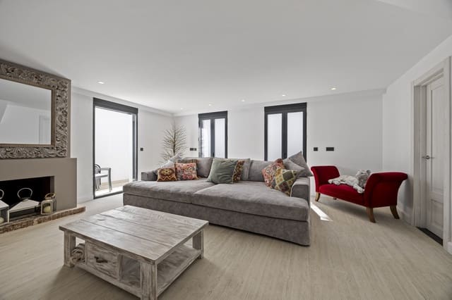 5 sovrum Villa till salu i Guadalmina Alta, Marbella med pool - 1 795 000 € (Ref: 9558025)
