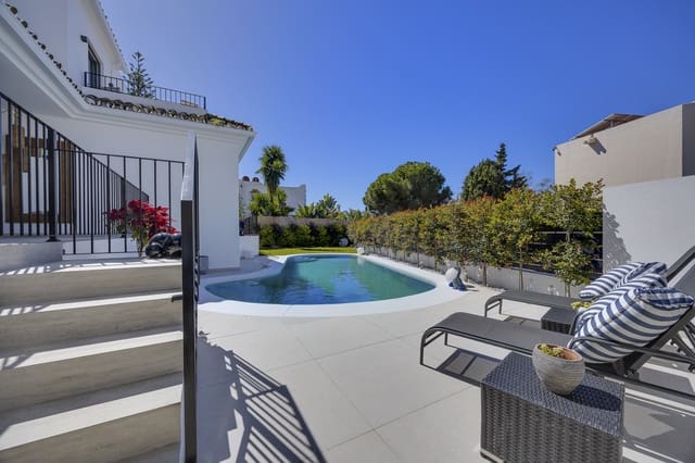 5 soverom Villa til salgs i Guadalmina Alta, Marbella med svømmebasseng - € 1 795 000 (Ref: 9558025)