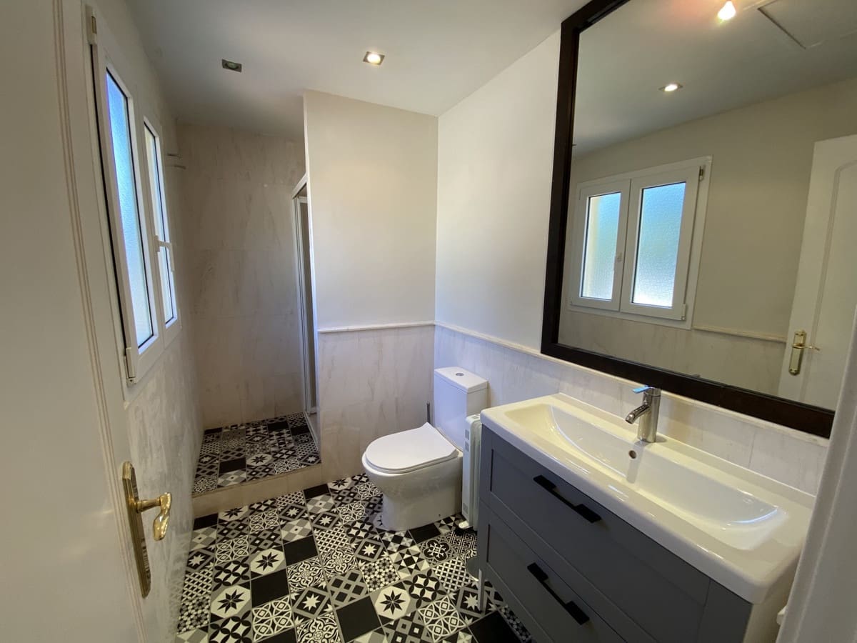 Casa de 3 habitaciones en Guadalmina en venta con piscina - 700.000 € (Ref: 9569107)