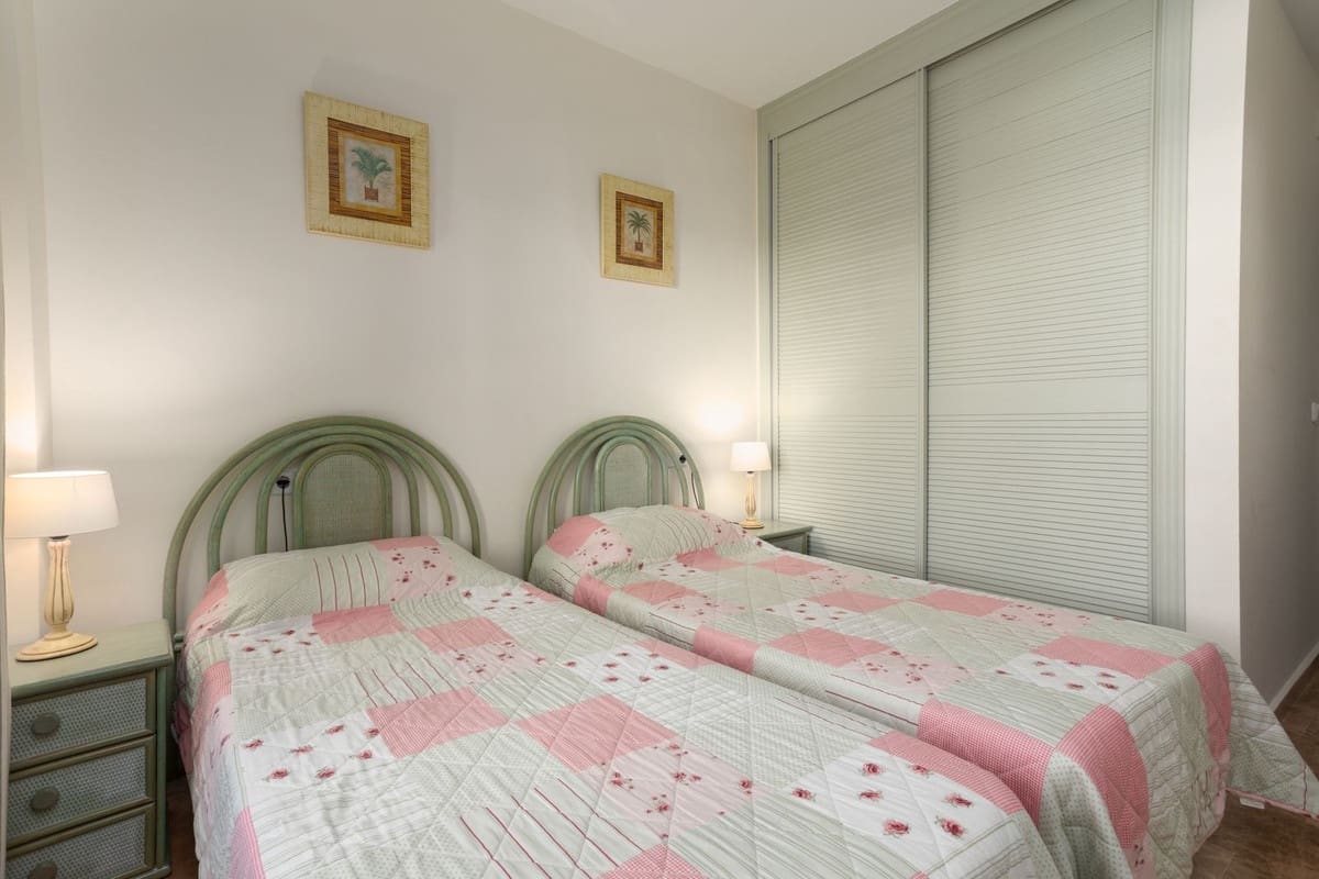 2 bedroom Apartment for sale in San Pedro de Alcantara with pool - € 470,000 (Ref: 9569108)