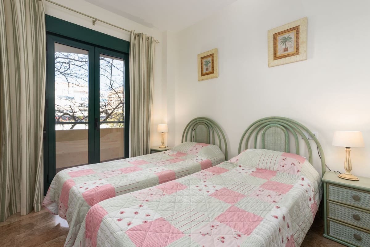 2 bedroom Apartment for sale in San Pedro de Alcantara with pool - € 470,000 (Ref: 9569108)