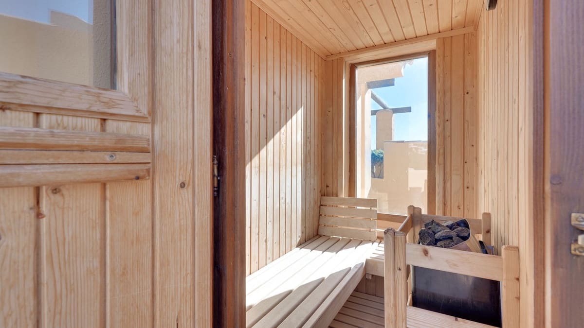 3 bedroom Apartment for sale in Estepona with pool - € 995,000 (Ref: 9569109)