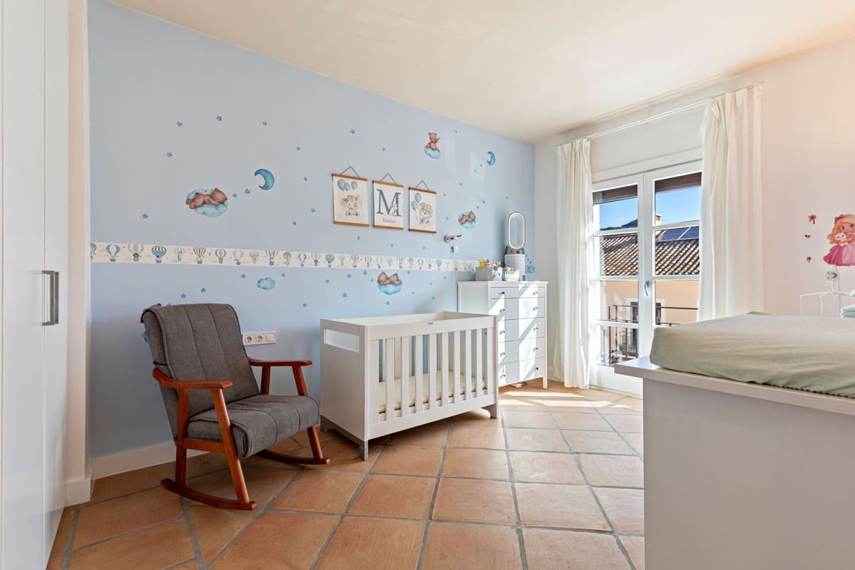 4 soverom Hus til salgs i Benahavis med svømmebasseng - € 525 000 (Ref: 9569110)