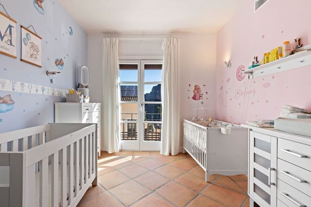 4 soverom Hus til salgs i Benahavís pueblo, Benahavís med svømmebasseng - € 525 000 (Ref: 9569110)