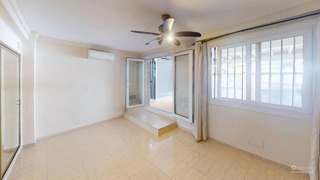 Chalet de 4 habitaciones en Saladillo-Benamara, Estepona en venta con piscina - 900.000 € (Ref: 9576850)