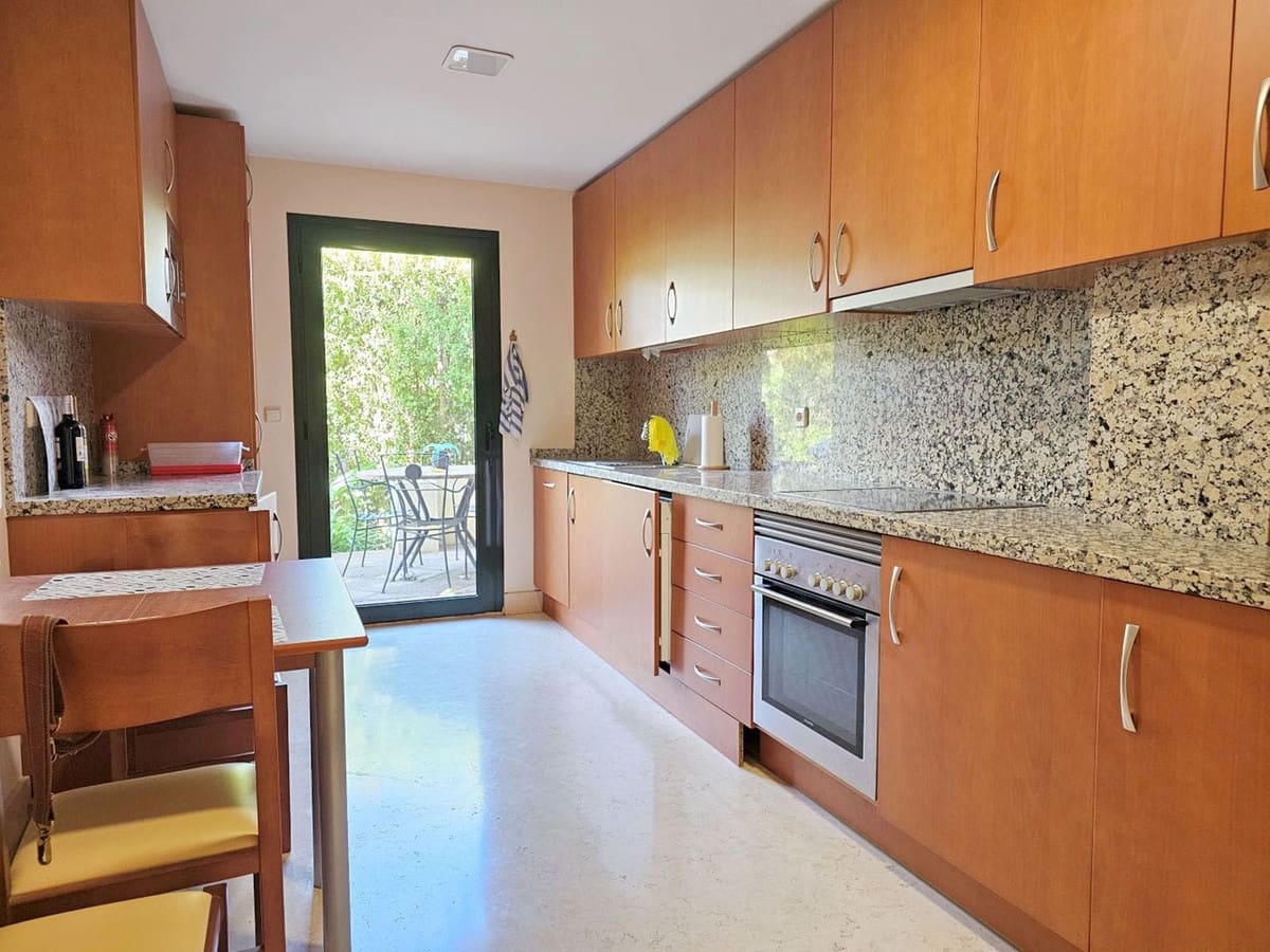 2 slaapkamer Appartement te koop in Benahavis met zwembad - € 499.000 (Ref: 9576852)