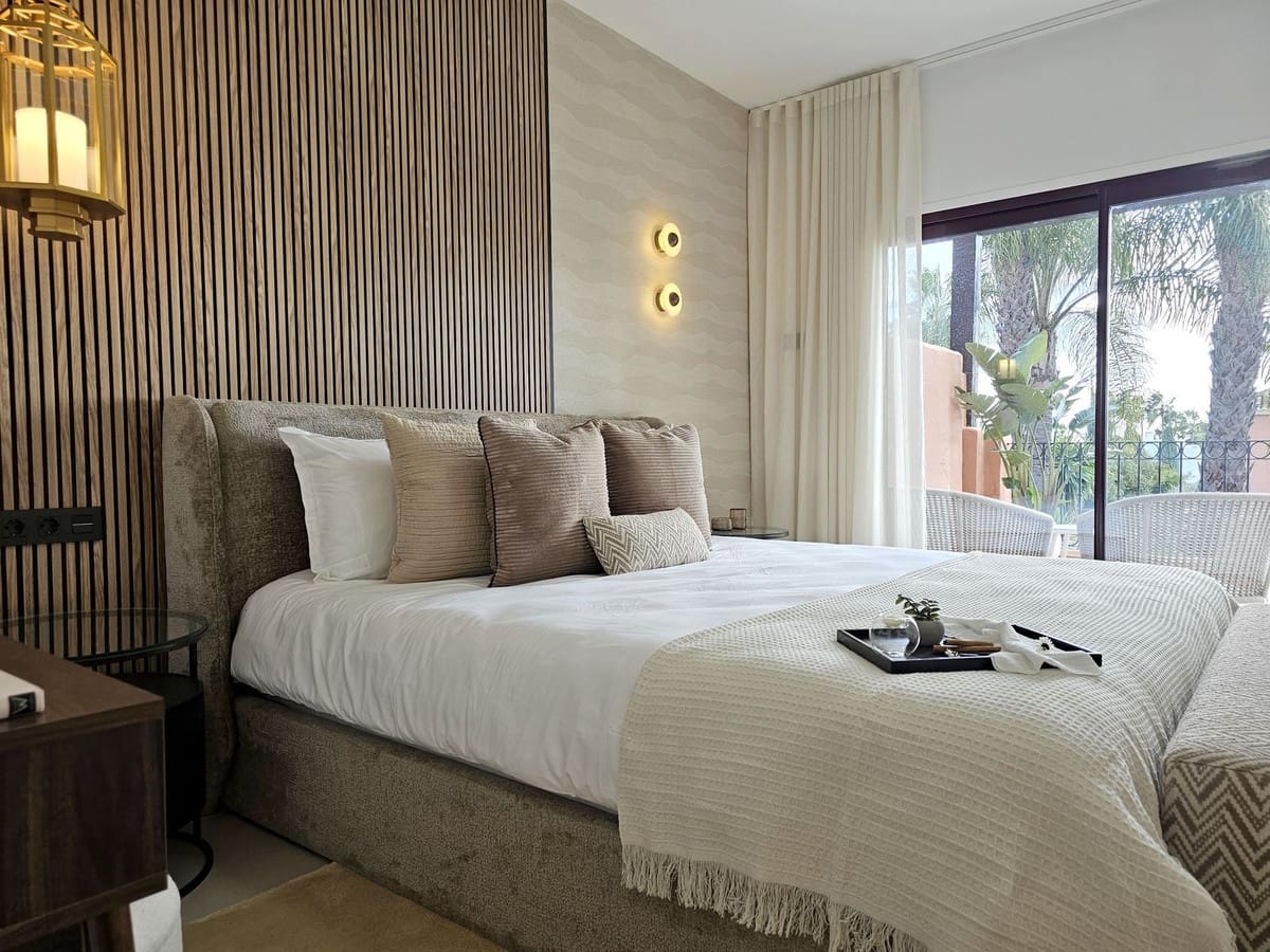 4 sypialnia Dom na sprzedaż w Golden Mile z basenem - 1 995 000 € (Ref: 9576855)