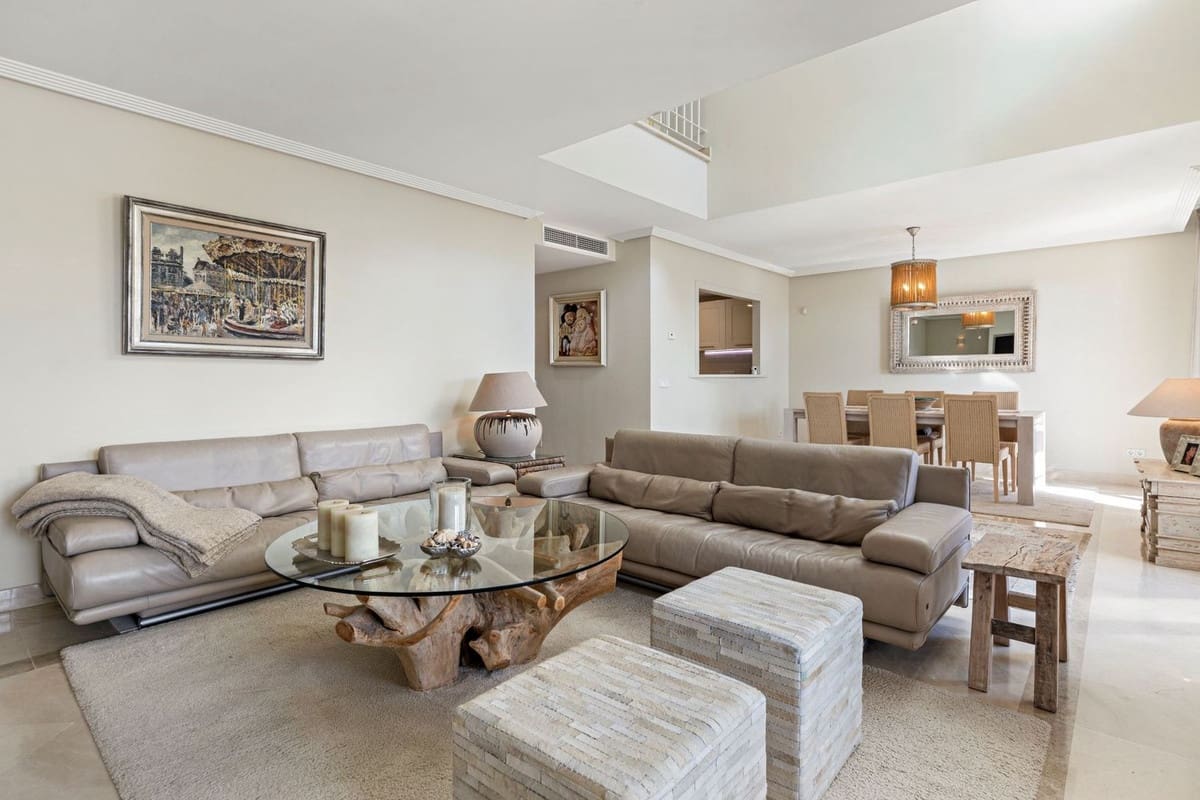 4 bedroom Townhouse for sale in Los Arqueros with pool - € 1,050,000 (Ref: 9583119)