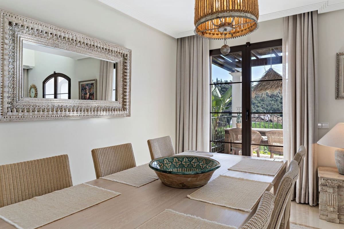 4 bedroom Townhouse for sale in Los Arqueros with pool - € 1,050,000 (Ref: 9583119)