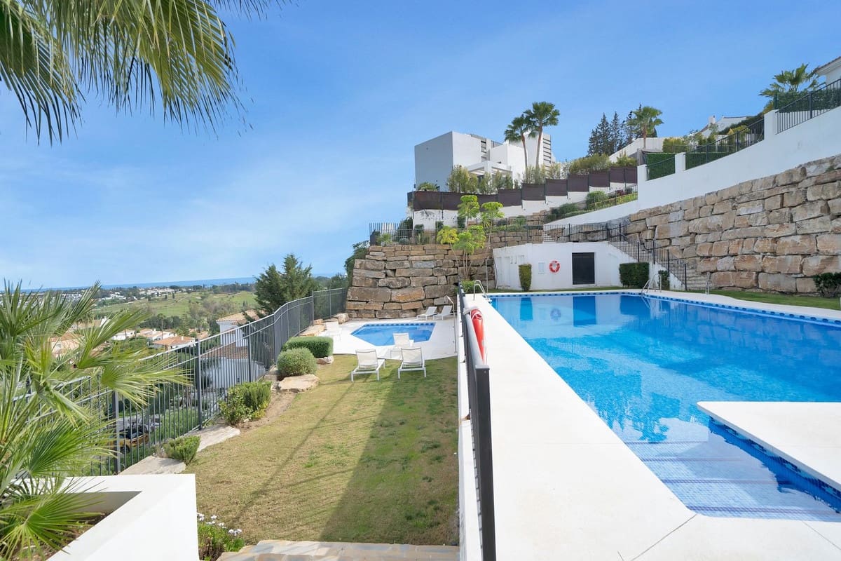 3 slaapkamer Appartement te koop in El Paraiso met zwembad - € 575.000 (Ref: 9583121)