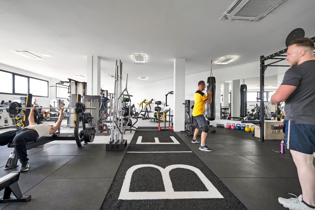 3 bedroom Apartment for sale in El Paraiso with pool - € 575,000 (Ref: 9583121)