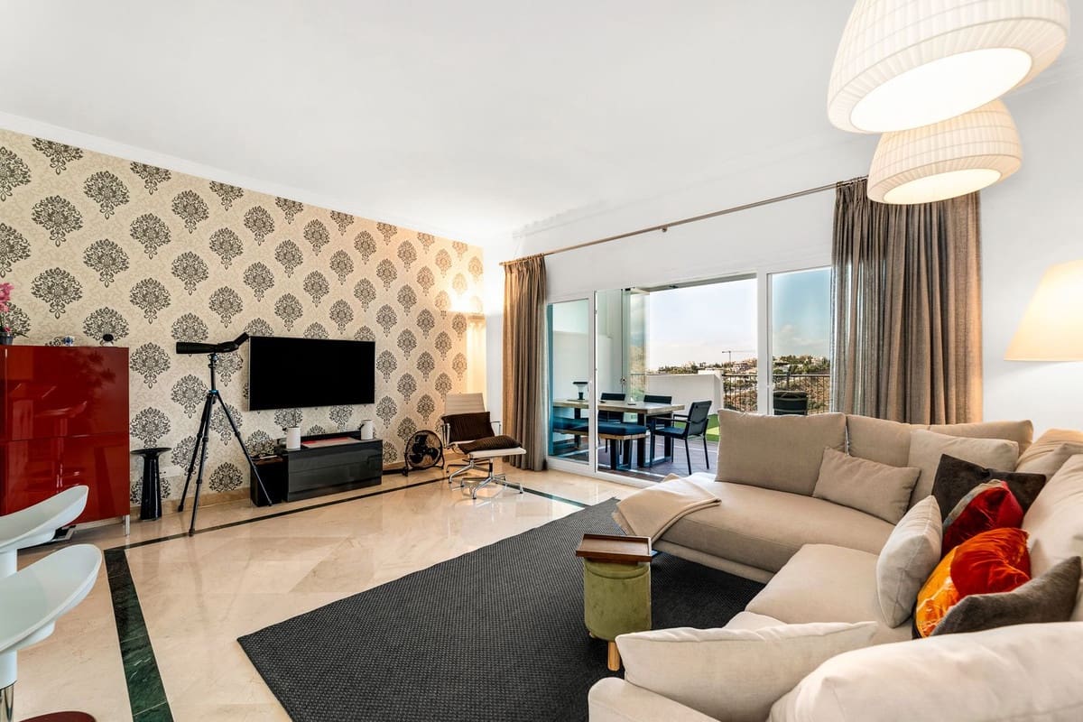 3 slaapkamer Appartement te koop in El Paraiso met zwembad - € 599.000 (Ref: 9583123)