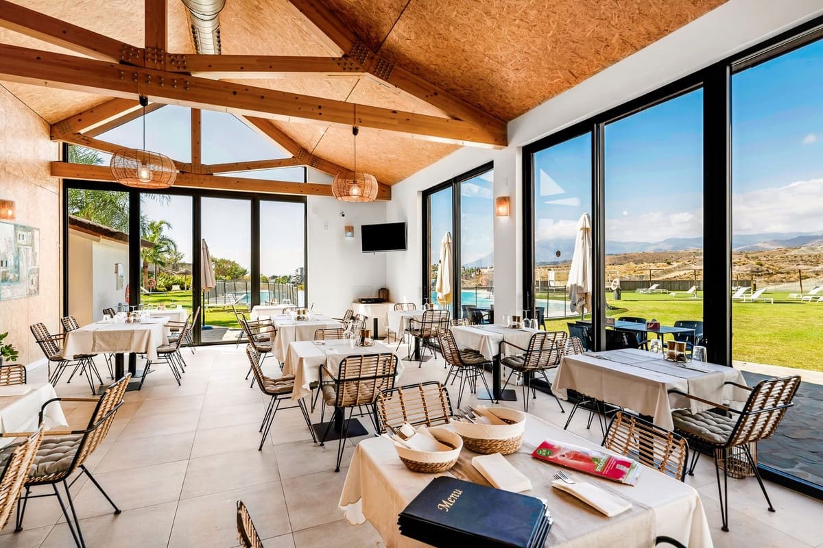 3 slaapkamer Appartement te koop in El Paraiso met zwembad - € 599.000 (Ref: 9583123)