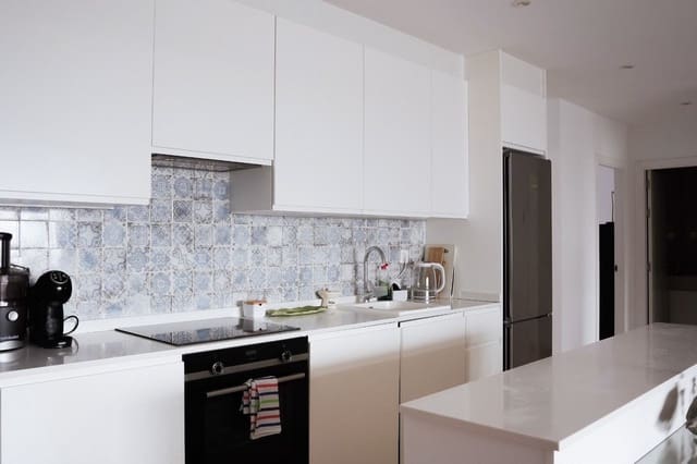 5 Zimmer Apartment zu verkaufen in El Paraiso, Estepona mit Pool - 750.000 € (Ref: 9583125)