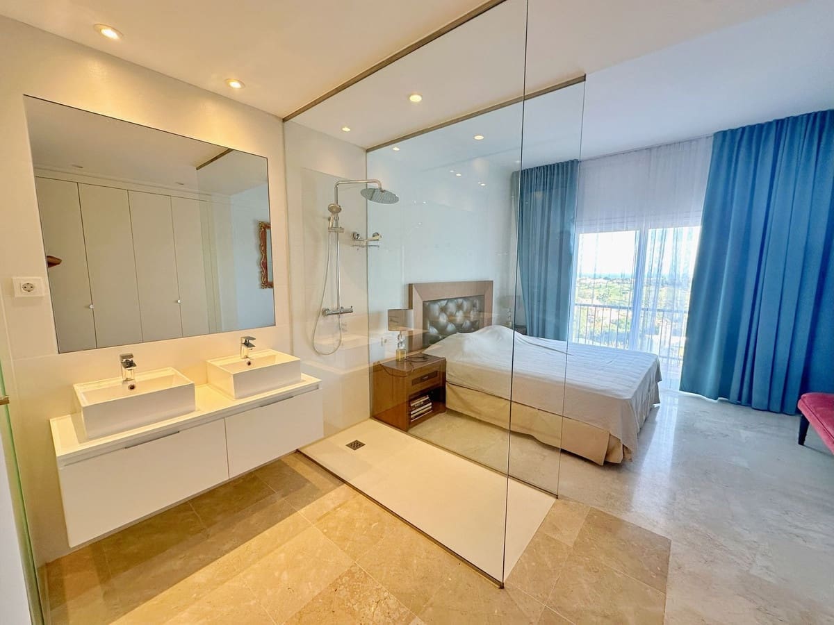 5 chambre Appartement à vendre à El Paraiso avec piscine - 750 000 € (Ref: 9583125)