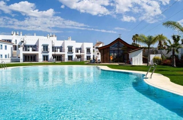 5 Zimmer Apartment zu verkaufen in El Paraiso, Estepona mit Pool - 750.000 € (Ref: 9583125)