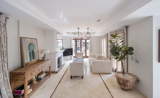 6 Zimmer Villa zu verkaufen in El Madroñal, Benahavís mit Pool - 3.650.000 € (Ref: 9583126)