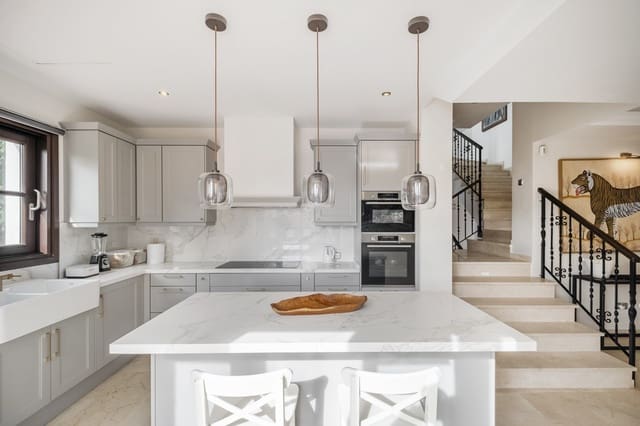 6 Zimmer Villa zu verkaufen in El Madroñal, Benahavís mit Pool - 3.650.000 € (Ref: 9583126)