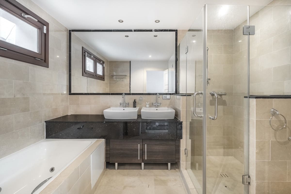 6 Zimmer Villa zu verkaufen in El Madronal mit Pool - 3.650.000 € (Ref: 9583126)