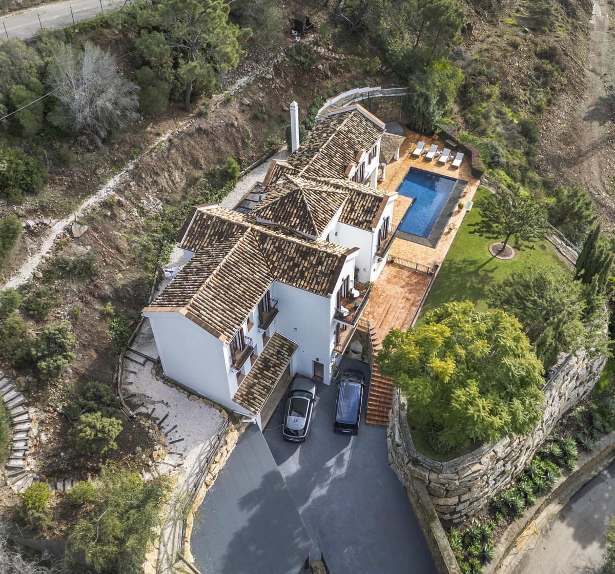 6 bedroom Villa for sale in El Madronal with pool - € 3,499,000 (Ref: 9583126)