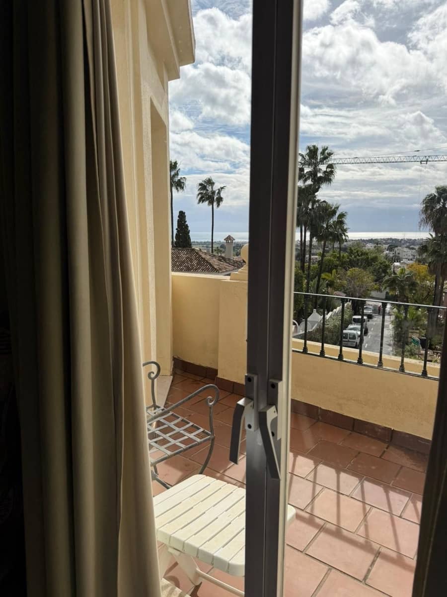 3 makuuhuone Omakotitalo myytävänä paikassa La Quinta mukana uima-altaan - 795 000 € (Ref: 9586801)