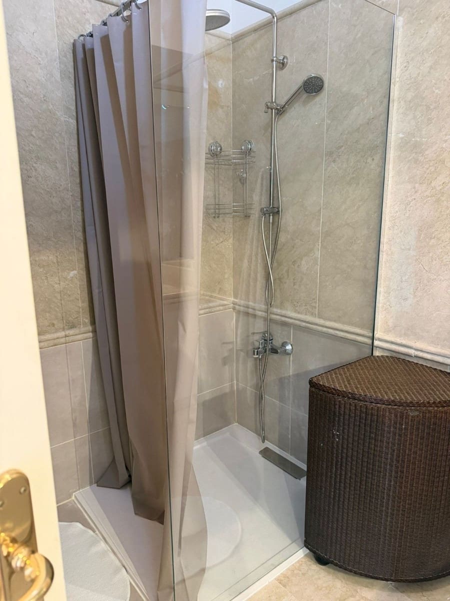 3 makuuhuone Omakotitalo myytävänä paikassa La Quinta mukana uima-altaan - 795 000 € (Ref: 9586801)