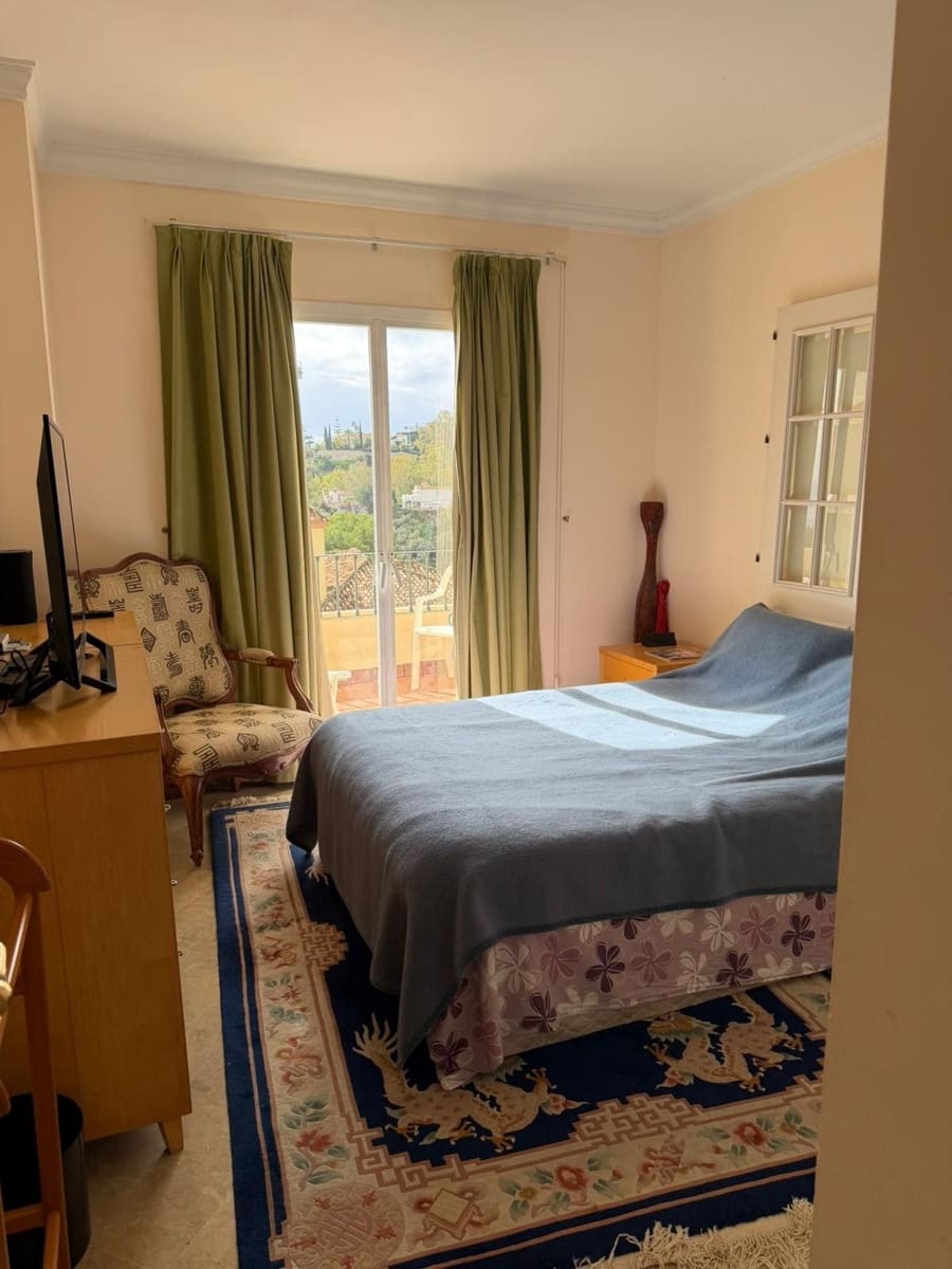 3 makuuhuone Omakotitalo myytävänä paikassa La Quinta mukana uima-altaan - 795 000 € (Ref: 9586801)