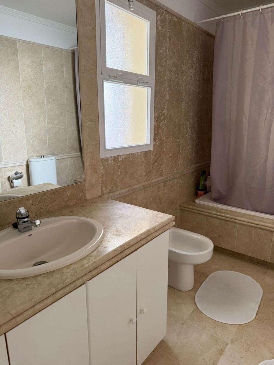 3 makuuhuone Omakotitalo myytävänä paikassa La Quinta mukana uima-altaan - 795 000 € (Ref: 9586801)