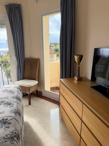 3 makuuhuone Omakotitalo myytävänä paikassa La Quinta, Benahavís mukana uima-altaan - 795 000 € (Ref: 9586801)