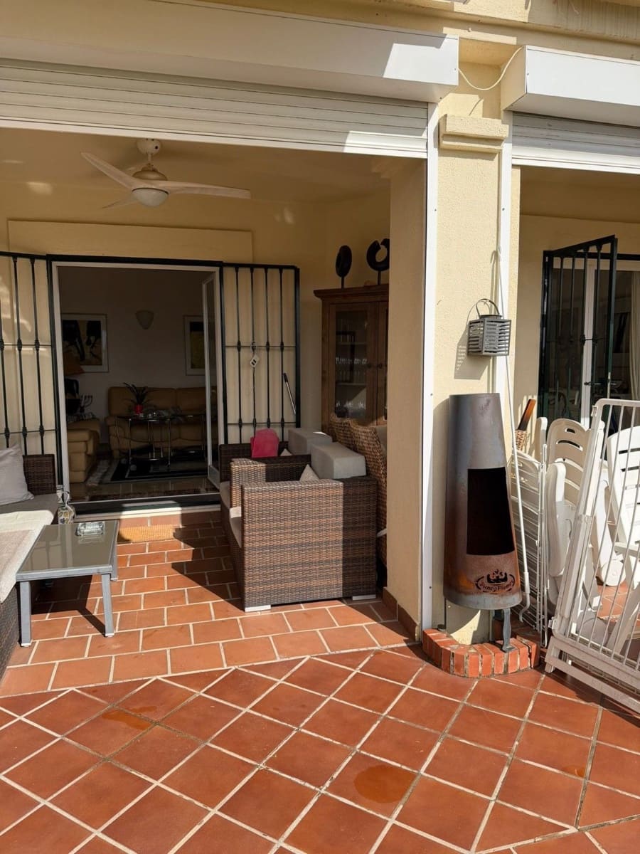 3 makuuhuone Omakotitalo myytävänä paikassa La Quinta mukana uima-altaan - 795 000 € (Ref: 9586801)