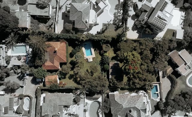 3 makuuhuone Huvila myytävänä paikassa Marbesa, Marbella mukana uima-altaan - 1 800 000 € (Ref: 9586802)