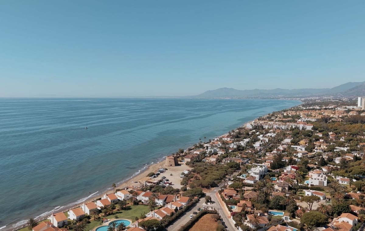 3 bedroom Villa for sale in Marbesa with pool - € 1,800,000 (Ref: 9586802)