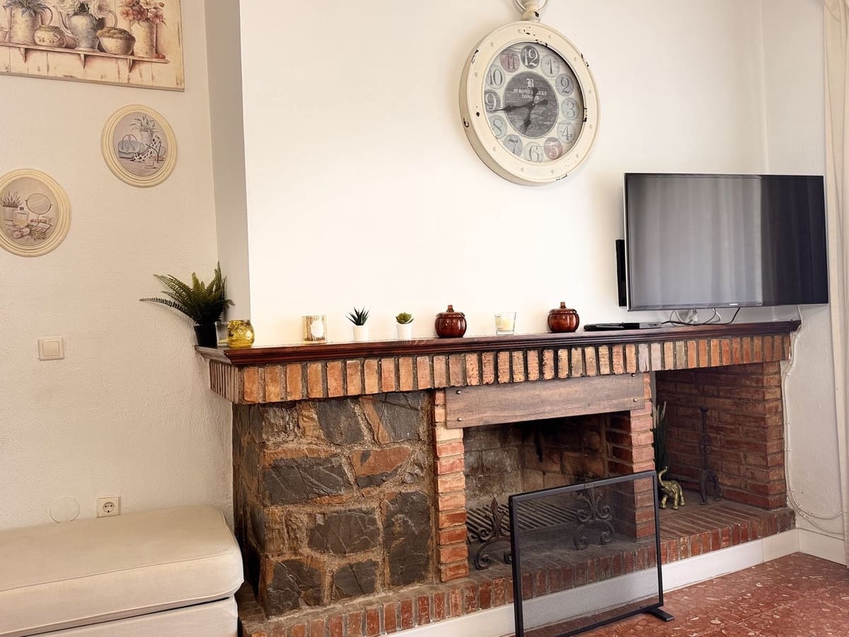 3 bedroom Villa for sale in Marbesa with pool - € 1,800,000 (Ref: 9586802)