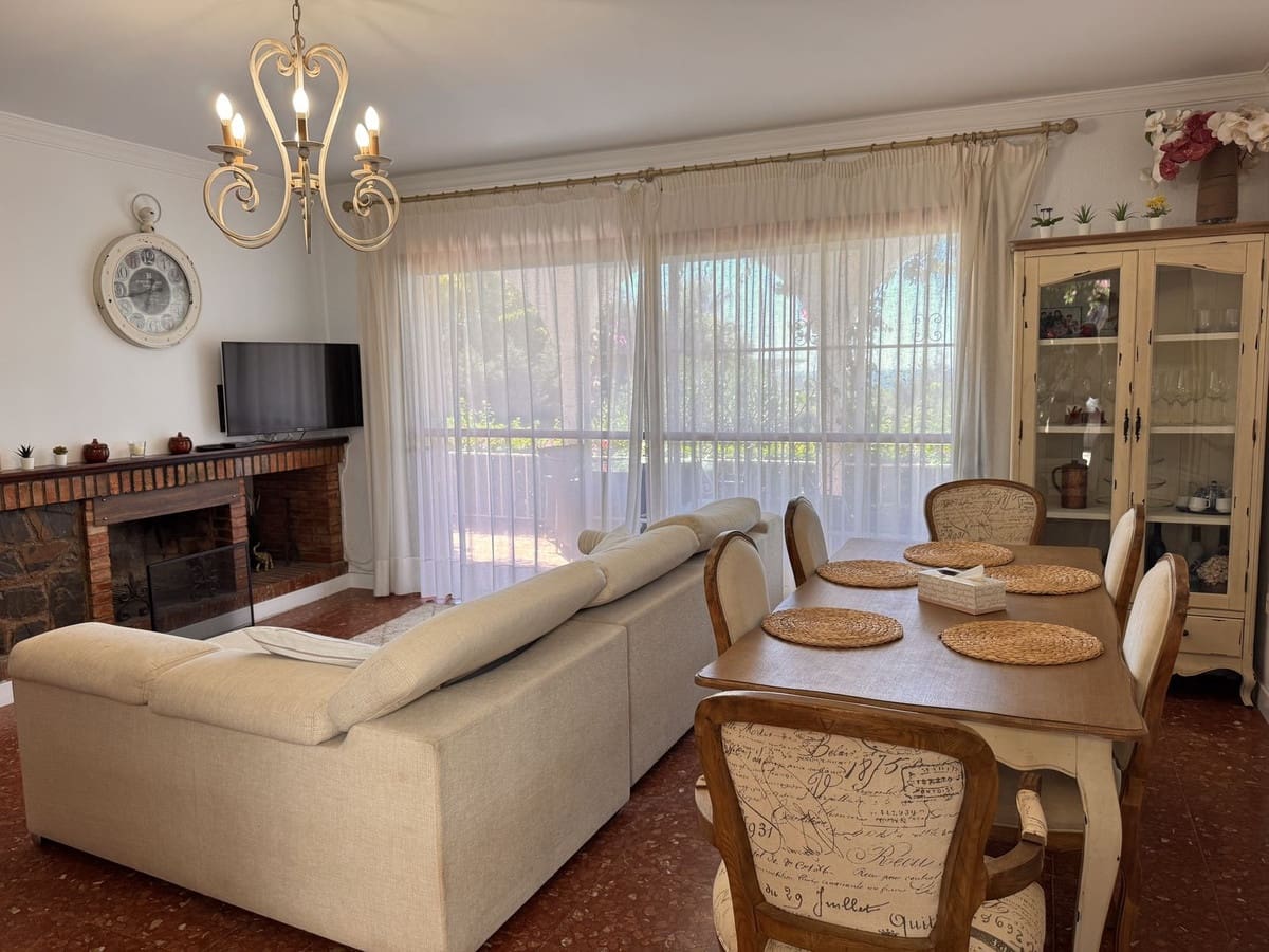 3 bedroom Villa for sale in Marbesa with pool - € 1,800,000 (Ref: 9586802)